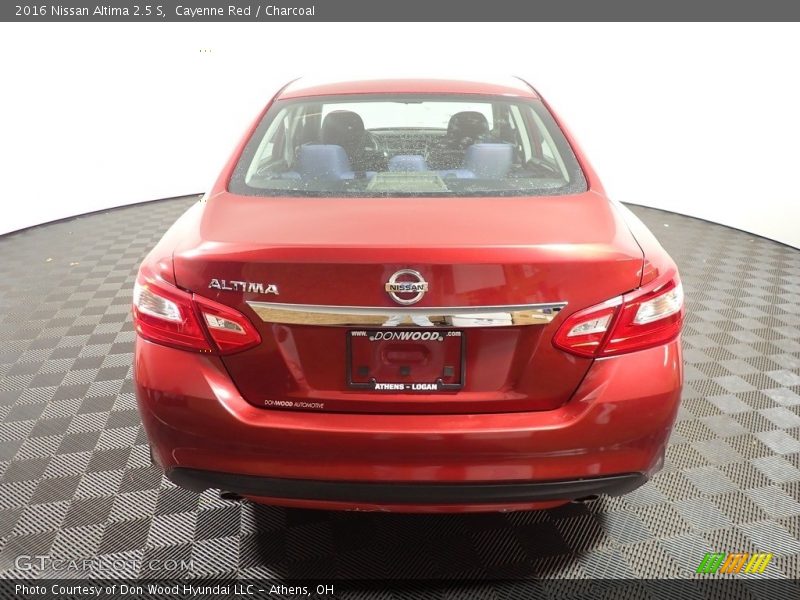 Cayenne Red / Charcoal 2016 Nissan Altima 2.5 S