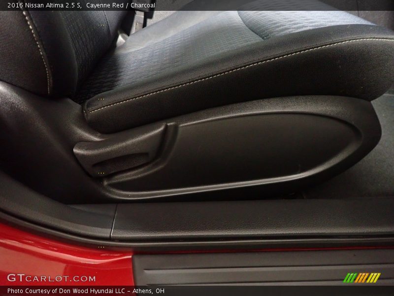 Cayenne Red / Charcoal 2016 Nissan Altima 2.5 S