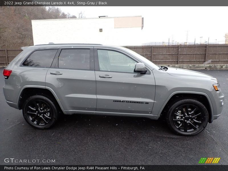 Sting-Gray / Black 2022 Jeep Grand Cherokee Laredo X 4x4