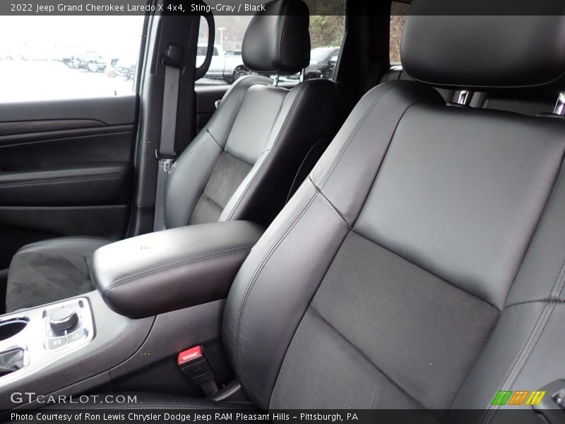 Sting-Gray / Black 2022 Jeep Grand Cherokee Laredo X 4x4
