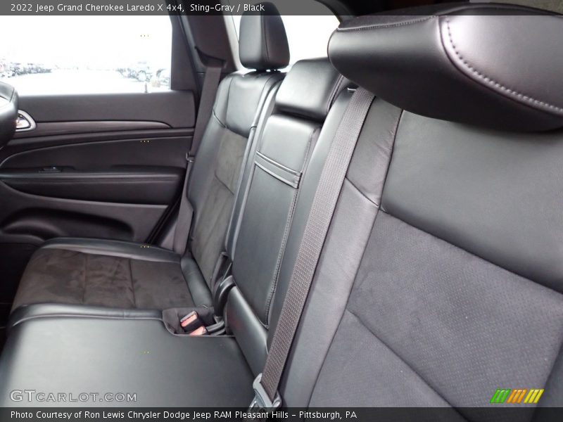 Sting-Gray / Black 2022 Jeep Grand Cherokee Laredo X 4x4