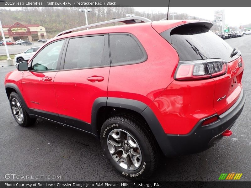 Firecracker Red / Black 2019 Jeep Cherokee Trailhawk 4x4