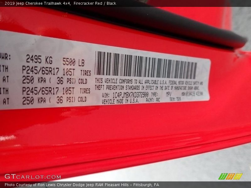Firecracker Red / Black 2019 Jeep Cherokee Trailhawk 4x4