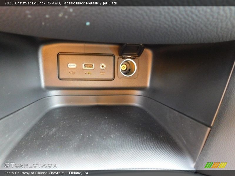 Mosaic Black Metallic / Jet Black 2023 Chevrolet Equinox RS AWD