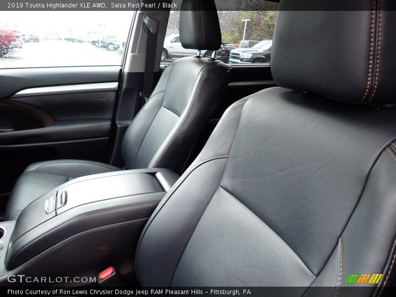 Salsa Red Pearl / Black 2019 Toyota Highlander XLE AWD