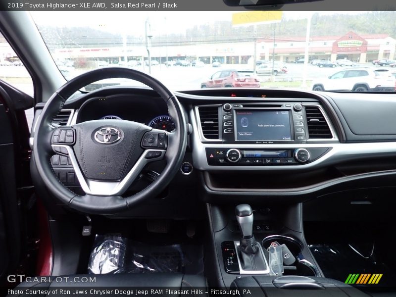Salsa Red Pearl / Black 2019 Toyota Highlander XLE AWD