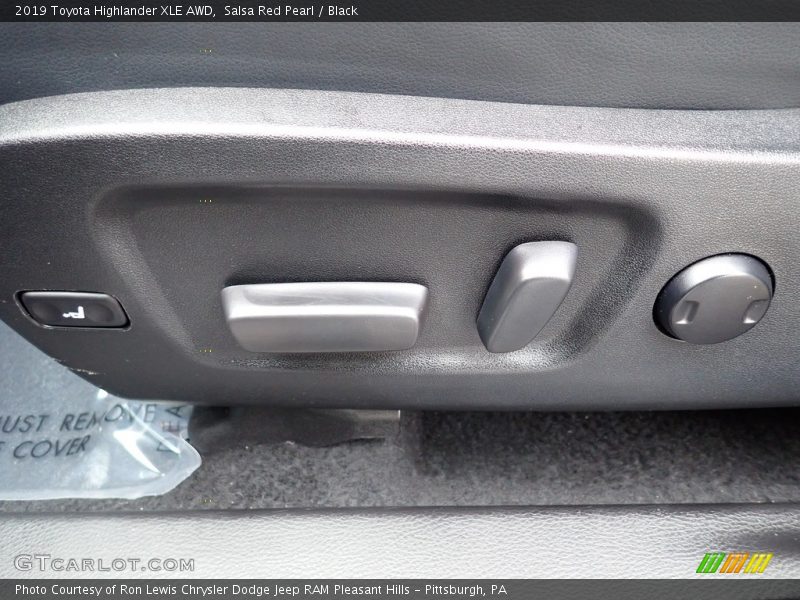 Salsa Red Pearl / Black 2019 Toyota Highlander XLE AWD