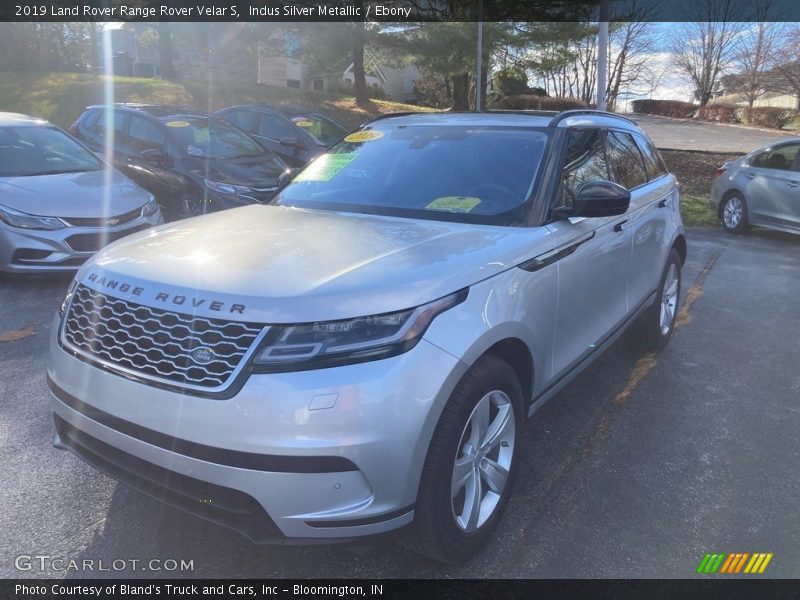Indus Silver Metallic / Ebony 2019 Land Rover Range Rover Velar S