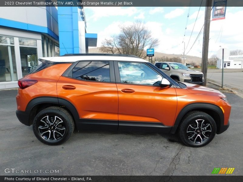  2023 TrailBlazer ACTIV AWD Vivid Orange Metallic