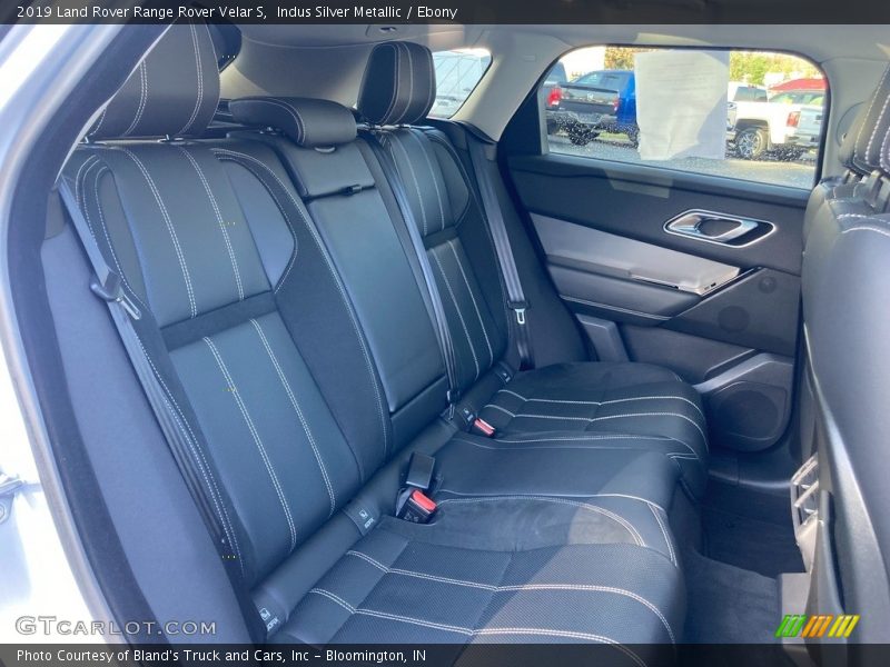 Indus Silver Metallic / Ebony 2019 Land Rover Range Rover Velar S