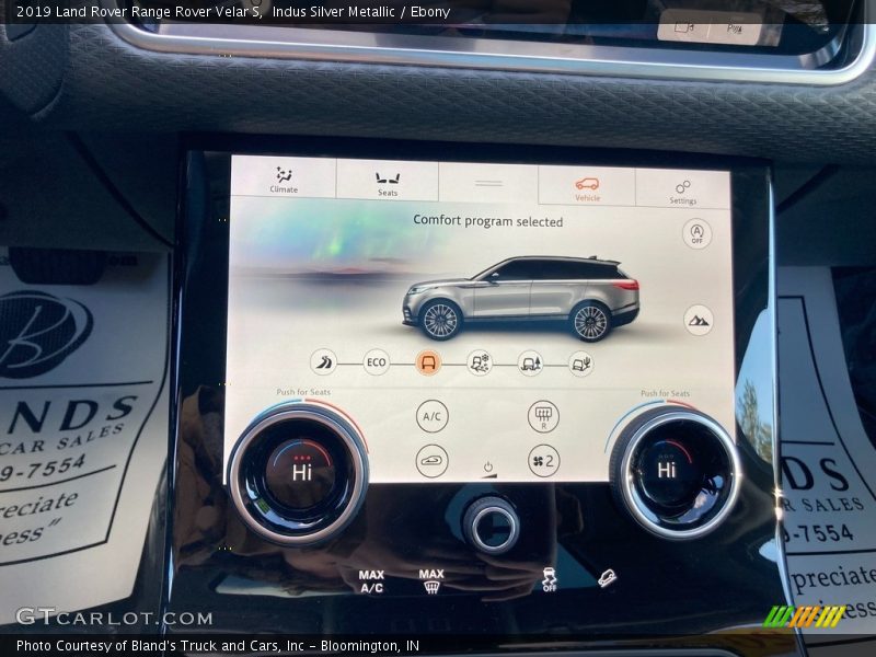 Indus Silver Metallic / Ebony 2019 Land Rover Range Rover Velar S