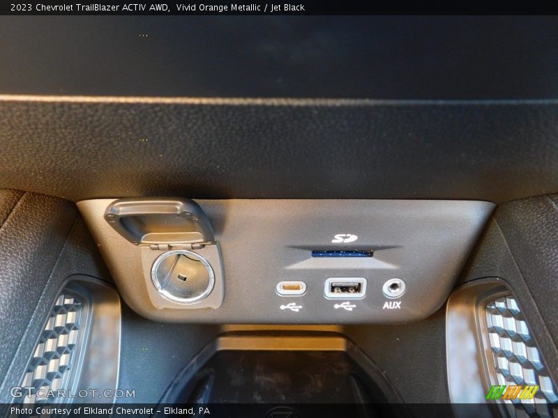 Vivid Orange Metallic / Jet Black 2023 Chevrolet TrailBlazer ACTIV AWD