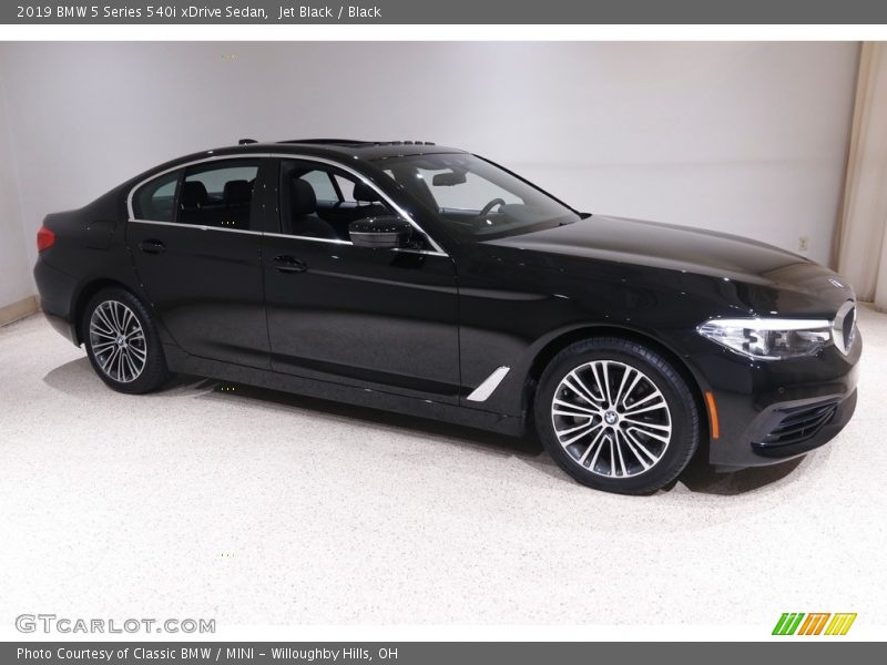 Jet Black / Black 2019 BMW 5 Series 540i xDrive Sedan