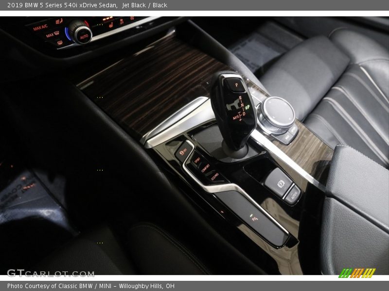 Jet Black / Black 2019 BMW 5 Series 540i xDrive Sedan