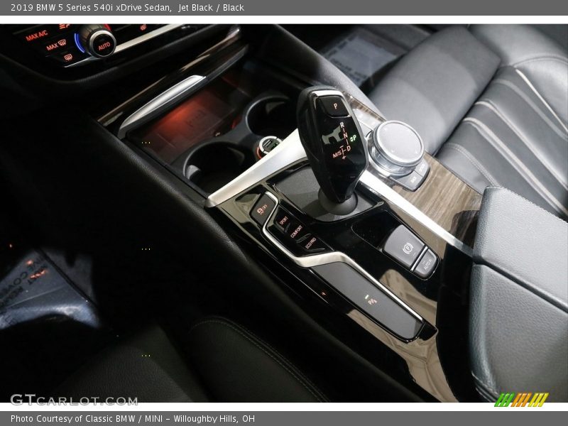 Jet Black / Black 2019 BMW 5 Series 540i xDrive Sedan