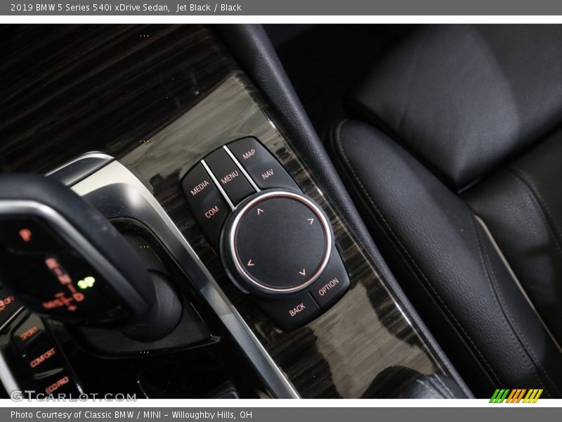 Jet Black / Black 2019 BMW 5 Series 540i xDrive Sedan