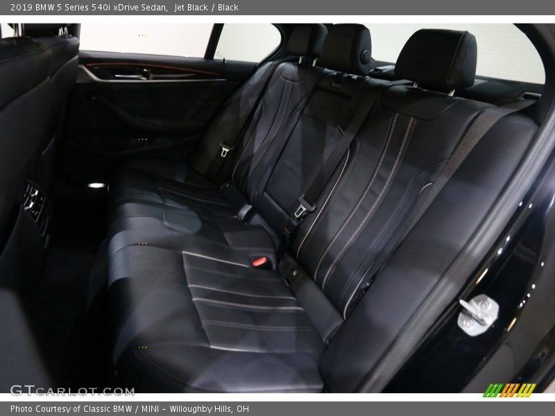 Jet Black / Black 2019 BMW 5 Series 540i xDrive Sedan