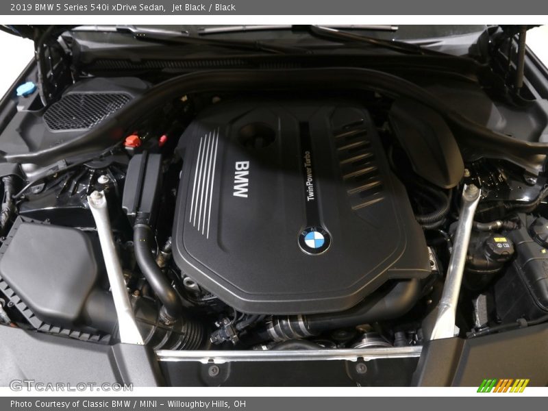 Jet Black / Black 2019 BMW 5 Series 540i xDrive Sedan