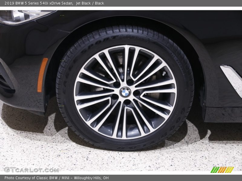 Jet Black / Black 2019 BMW 5 Series 540i xDrive Sedan
