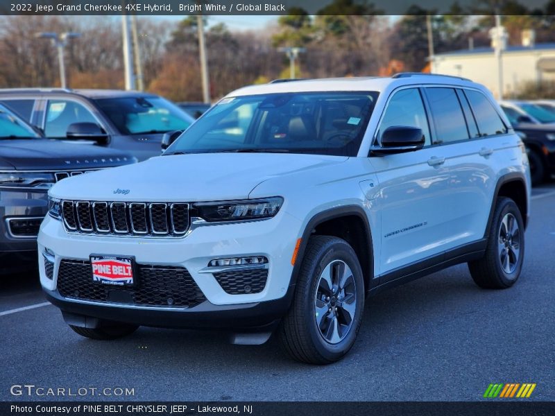 Bright White / Global Black 2022 Jeep Grand Cherokee 4XE Hybrid