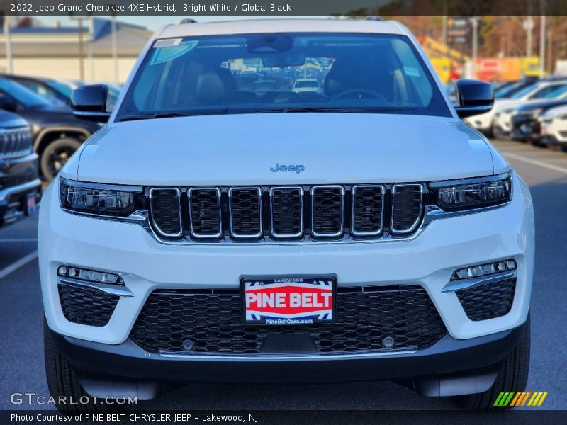 Bright White / Global Black 2022 Jeep Grand Cherokee 4XE Hybrid