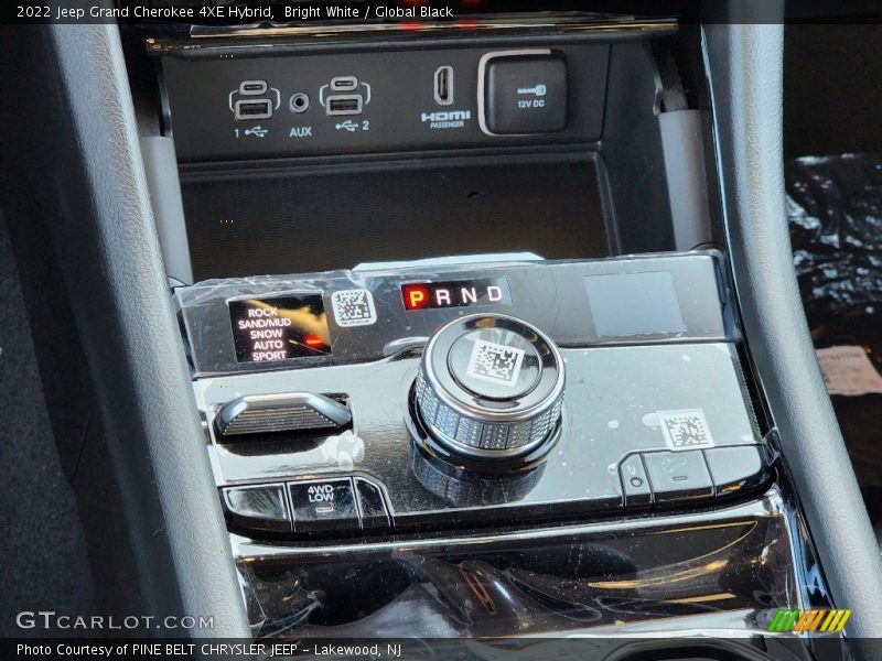 Bright White / Global Black 2022 Jeep Grand Cherokee 4XE Hybrid