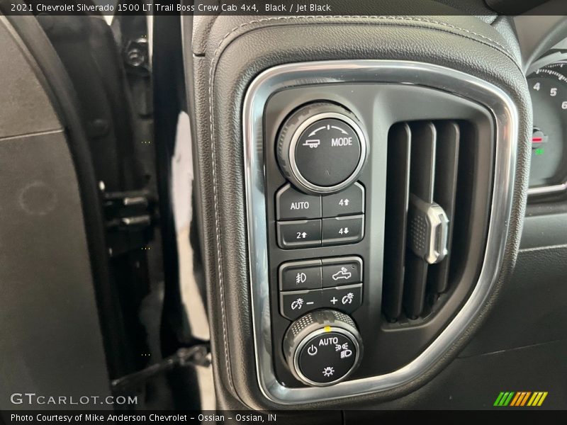 Black / Jet Black 2021 Chevrolet Silverado 1500 LT Trail Boss Crew Cab 4x4