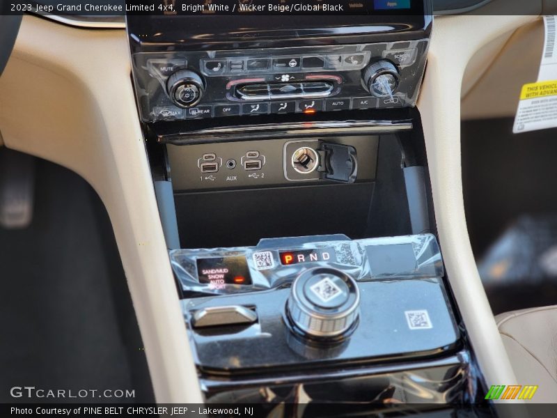  2023 Grand Cherokee Limited 4x4 8 Speed Automatic Shifter