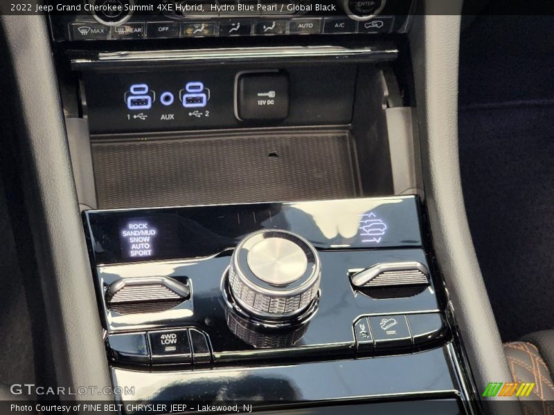 Controls of 2022 Grand Cherokee Summit 4XE Hybrid