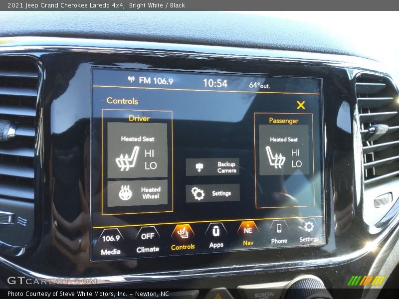 Bright White / Black 2021 Jeep Grand Cherokee Laredo 4x4