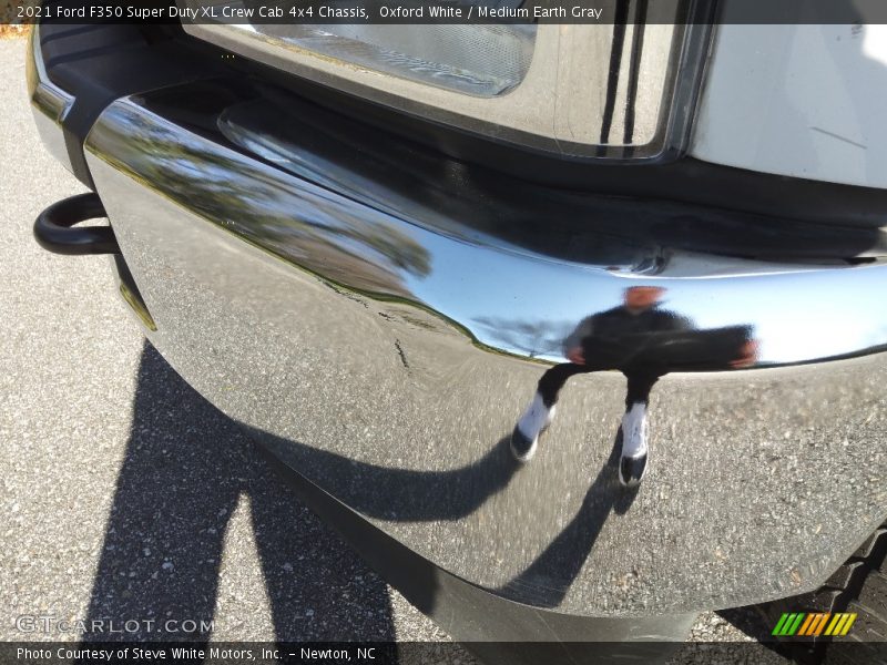Oxford White / Medium Earth Gray 2021 Ford F350 Super Duty XL Crew Cab 4x4 Chassis