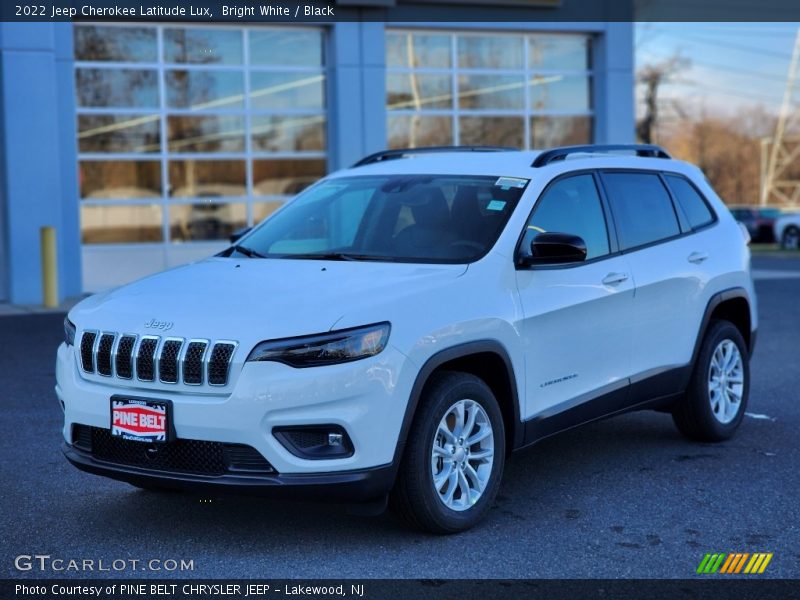 Bright White / Black 2022 Jeep Cherokee Latitude Lux