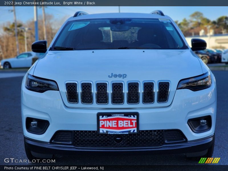 Bright White / Black 2022 Jeep Cherokee Latitude Lux