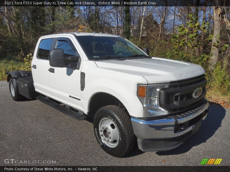 Oxford White / Medium Earth Gray 2021 Ford F350 Super Duty XL Crew Cab 4x4 Chassis