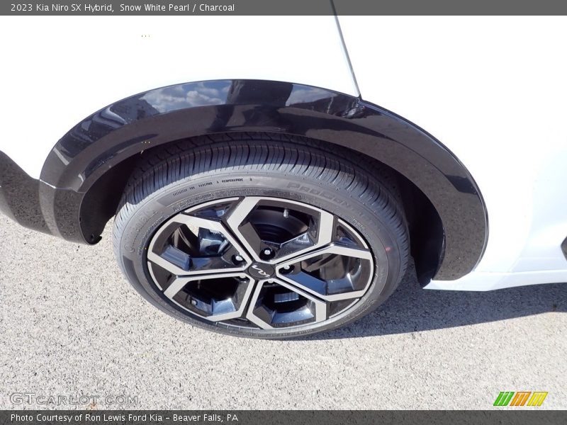 Snow White Pearl / Charcoal 2023 Kia Niro SX Hybrid