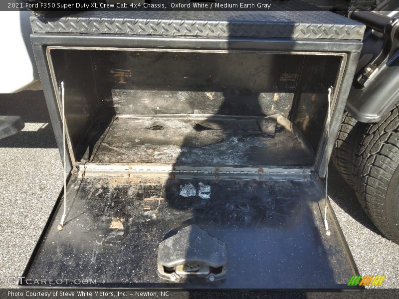 Oxford White / Medium Earth Gray 2021 Ford F350 Super Duty XL Crew Cab 4x4 Chassis