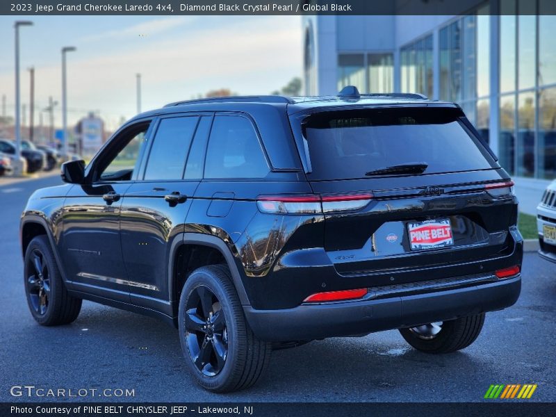 Diamond Black Crystal Pearl / Global Black 2023 Jeep Grand Cherokee Laredo 4x4