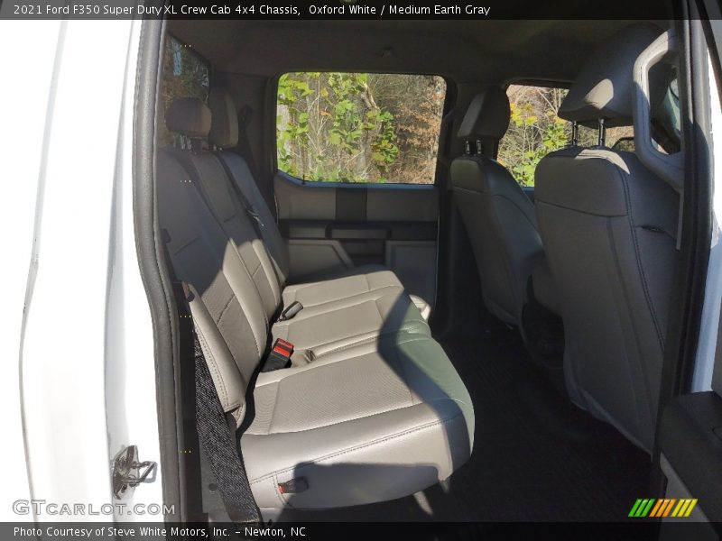 Oxford White / Medium Earth Gray 2021 Ford F350 Super Duty XL Crew Cab 4x4 Chassis