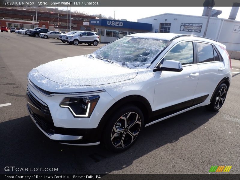 Snow White Pearl / Charcoal 2023 Kia Niro SX Hybrid