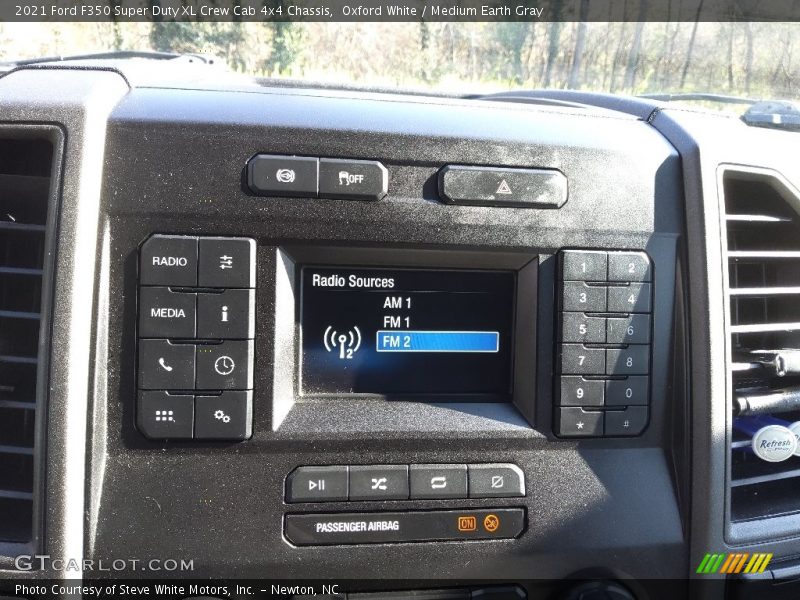 Oxford White / Medium Earth Gray 2021 Ford F350 Super Duty XL Crew Cab 4x4 Chassis
