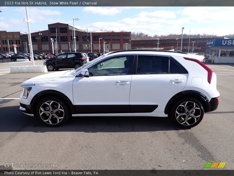 Snow White Pearl / Charcoal 2023 Kia Niro SX Hybrid