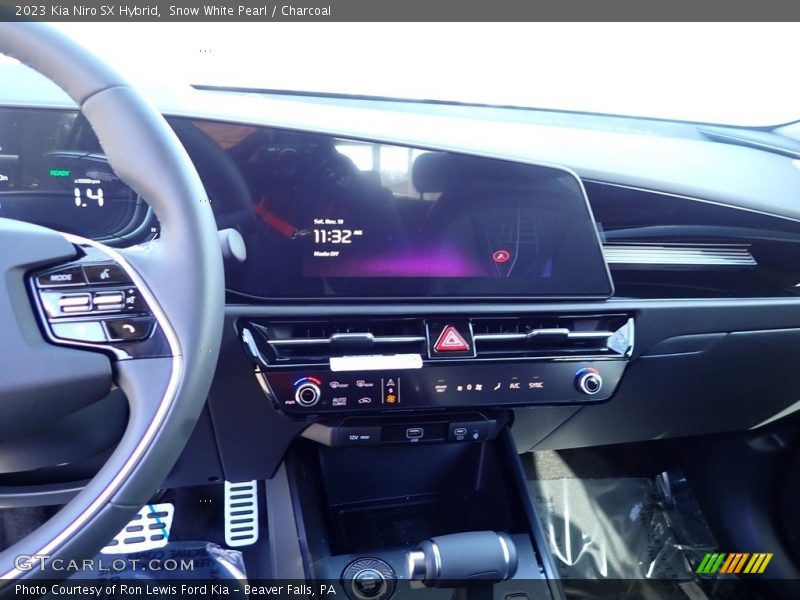 Snow White Pearl / Charcoal 2023 Kia Niro SX Hybrid