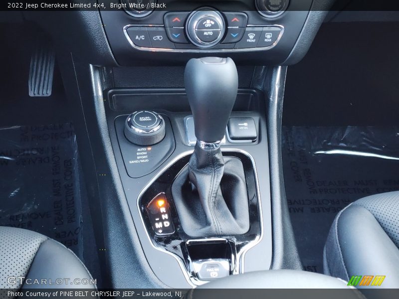 Bright White / Black 2022 Jeep Cherokee Limited 4x4