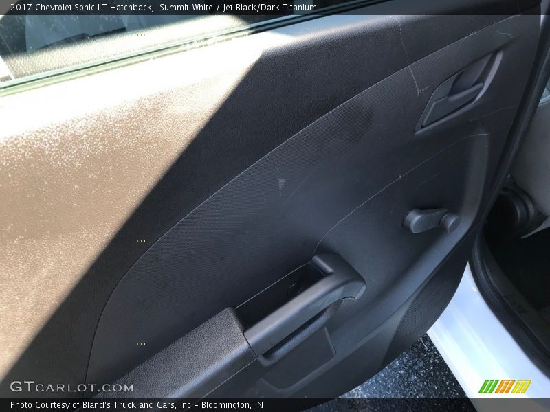 Summit White / Jet Black/Dark Titanium 2017 Chevrolet Sonic LT Hatchback