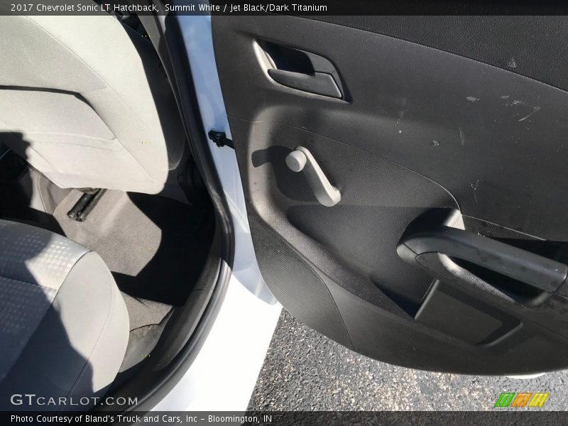 Summit White / Jet Black/Dark Titanium 2017 Chevrolet Sonic LT Hatchback