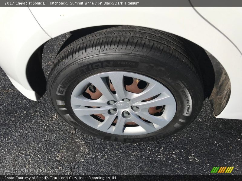 Summit White / Jet Black/Dark Titanium 2017 Chevrolet Sonic LT Hatchback