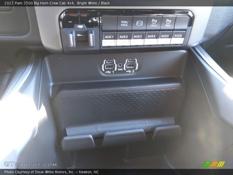 Bright White / Black 2022 Ram 2500 Big Horn Crew Cab 4x4