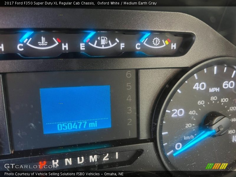 Oxford White / Medium Earth Gray 2017 Ford F350 Super Duty XL Regular Cab Chassis