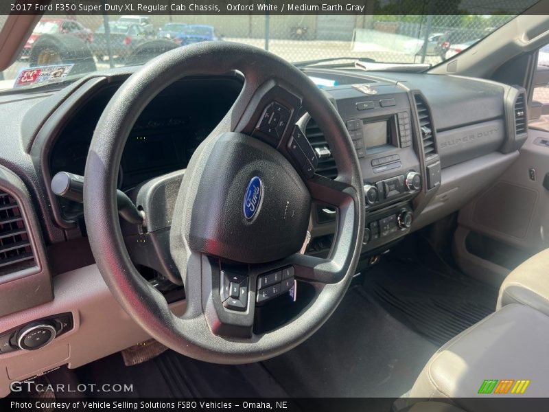 Oxford White / Medium Earth Gray 2017 Ford F350 Super Duty XL Regular Cab Chassis