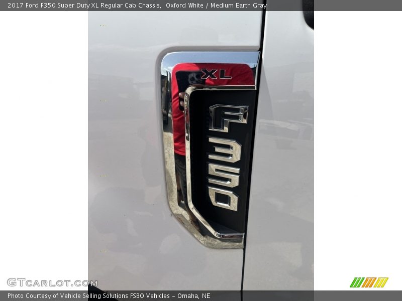 Oxford White / Medium Earth Gray 2017 Ford F350 Super Duty XL Regular Cab Chassis